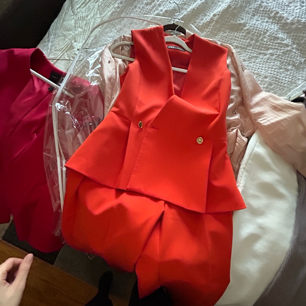 Zara vest dress pant suit in orange great condition!